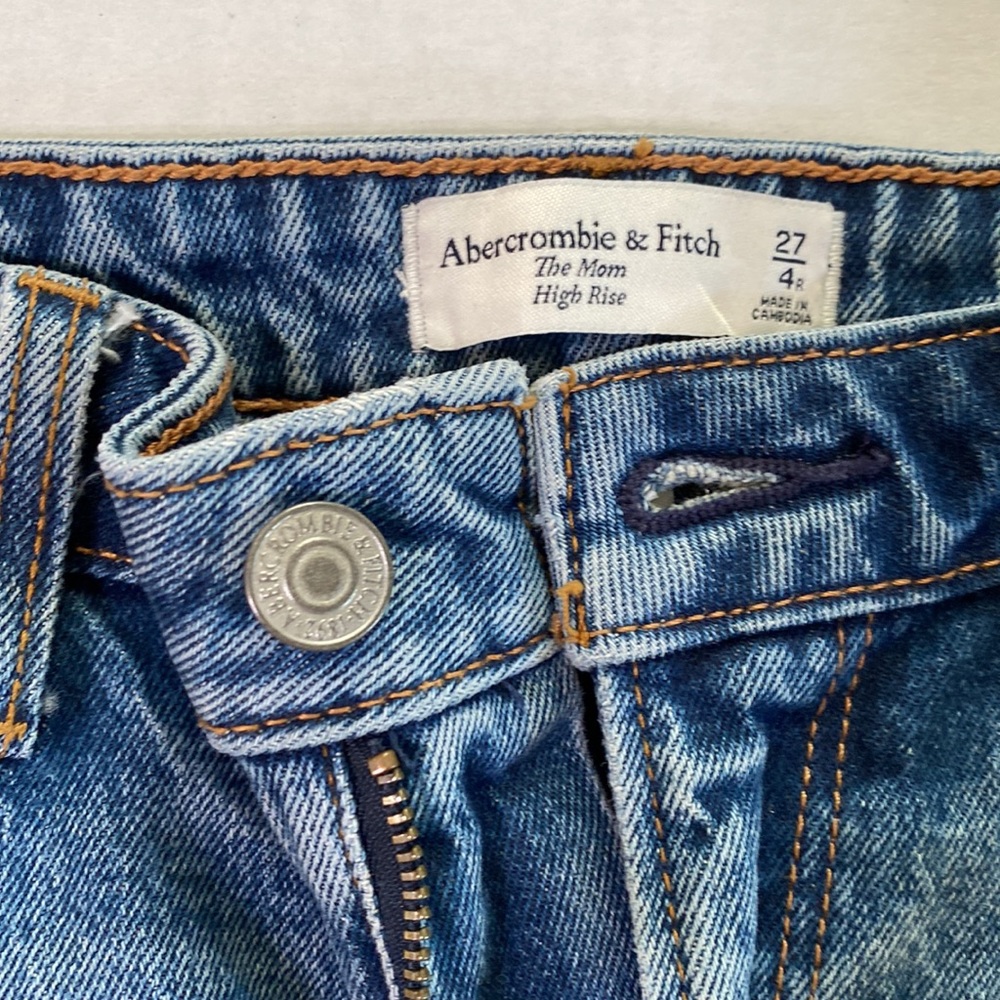 Abercrombie & Fitch Curve Love High Rise Mom Jeans - Picture 6 of 6